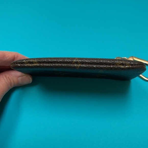 EUC vintage Louis Vuitton keychain - Picture 6 of 15